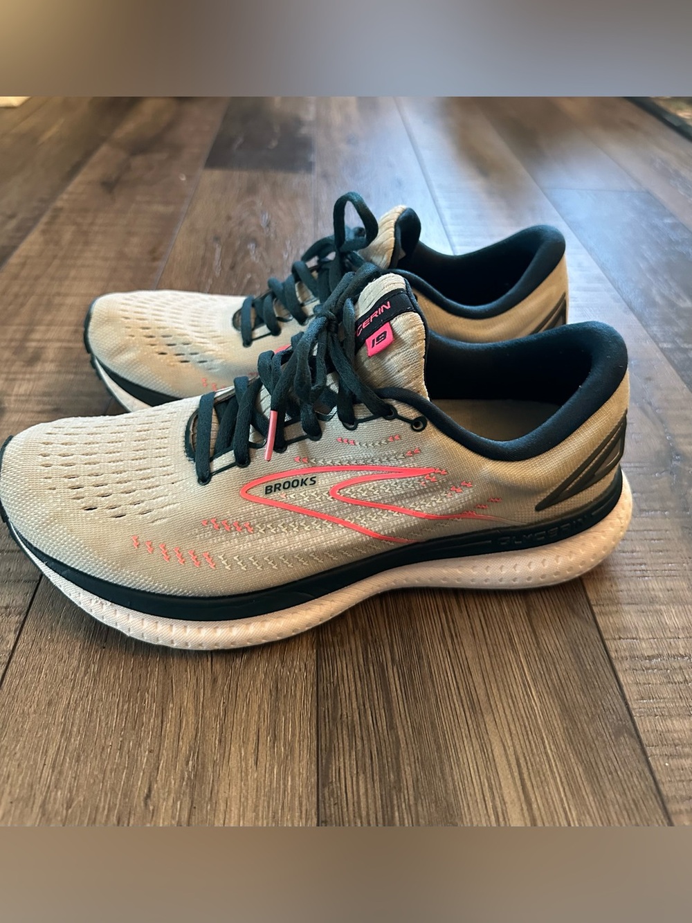 Brooks Glycerin 19 Women’s Size 10 B Gray Pink Running Shoes Sneakers 1203431B10